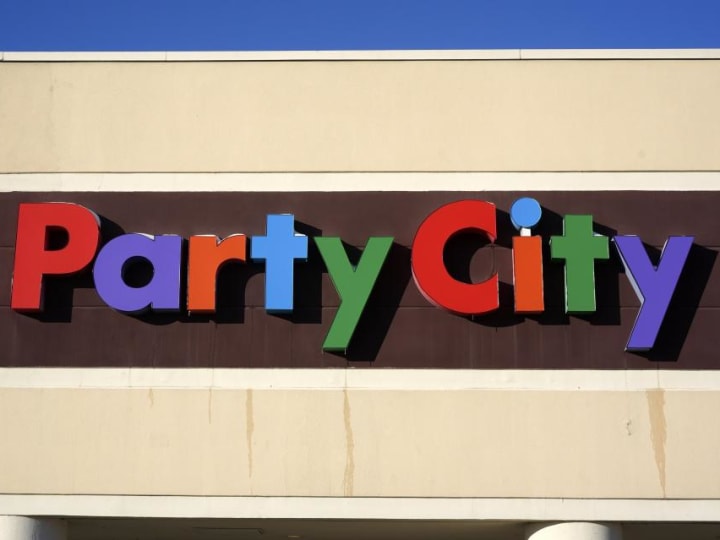 Party City akan menutup tokonya setelah perusahaan mengajukan kebangkrutan.