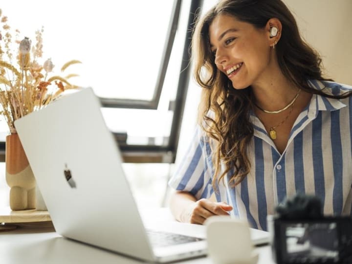 Beyerdynamic AMIRON 300 adalah sepasang earbud high-end yang luar biasa.