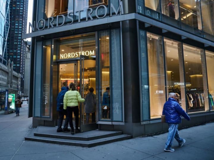 Keluarga Nordstrom Akan Membawa Rantai Toko ke Status Privat dalam Kesepakatan Senilai Rp 102.78 triliun ($6,25 Miliar) 