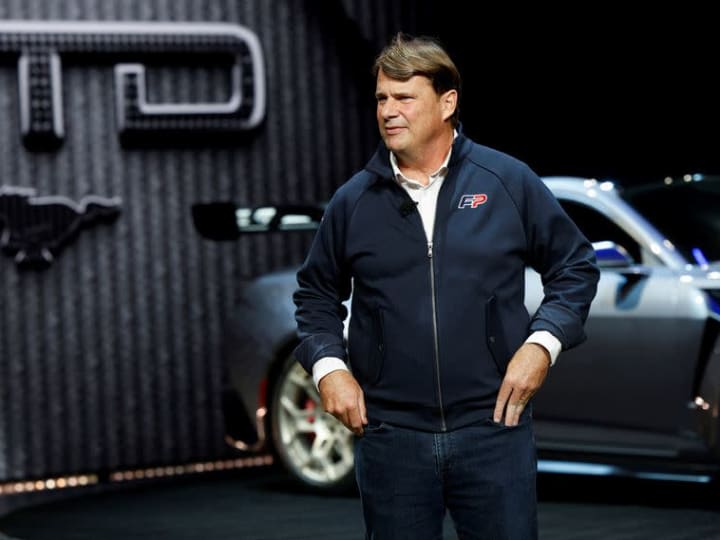 Ford menyumbangkan Rp 16.45 miliar ($1 juta)  dan armada kendaraan untuk pelantikan Trump.
