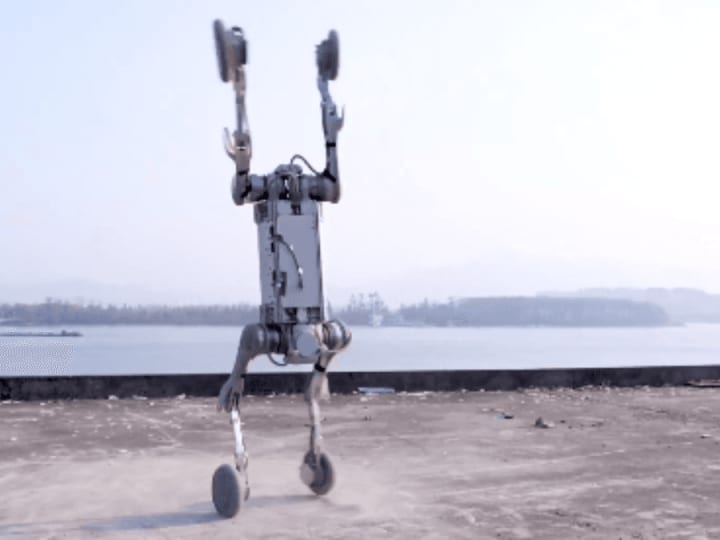 Tonton: Anjing robot Unitree melakukan handstand dengan kelincahan dan keterampilan yang menakjubkan.