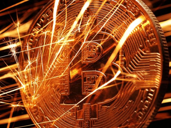 Rusia menggunakan bitcoin dalam perdagangan luar negeri, kata menteri keuangan.