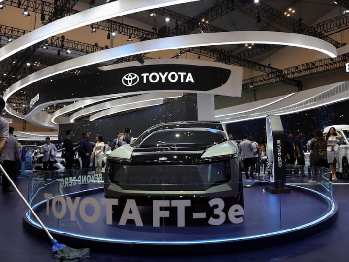 Produksi global Toyota turun selama 10 bulan meskipun penjualan meningkat.