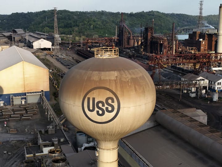 Biden memblokir penjualan US Steel senilai Rp 230.23 triliun ($14 miliar)  kepada raksasa Jepang Nippon Steel.