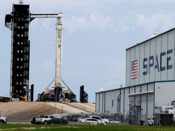 Italia merencanakan kesepakatan layanan keamanan telekomunikasi SpaceX senilai Rp 24.67 triliun ($1,5 miliar) , lapor Bloomberg News.
