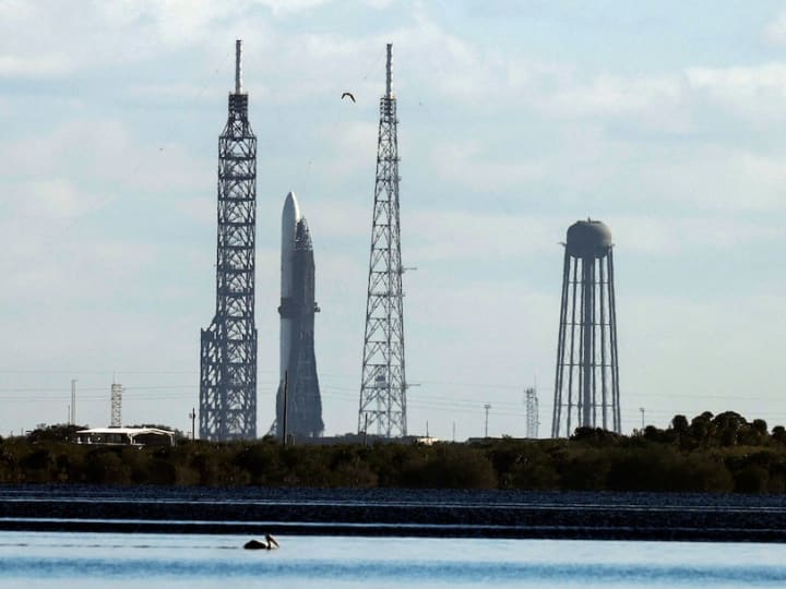 Debut New Glenn milik Blue Origin yang dipimpin oleh Bezos akan menghadirkan tantangan yang telah lama ditunggu-tunggu bagi SpaceX.