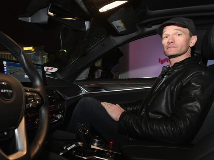 Mobil Otonom Balapan Di Speedway Las Vegas Di CES 2025