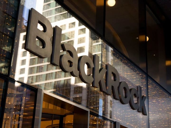 BlackRock Mendapatkan Rekor Uang Klien, Mengubah Tim Kepemimpinan