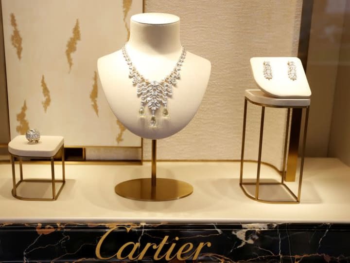 Pemilik Cartier, Richemont, mencatatkan lonjakan penjualan sebesar 10% pada kuartal ketiga.