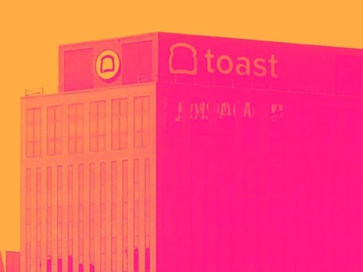 Merefleksikan Laporan Pendapatan Q3 Saham Perangkat Lunak Vertikal: Toast (NYSE:TOST)
