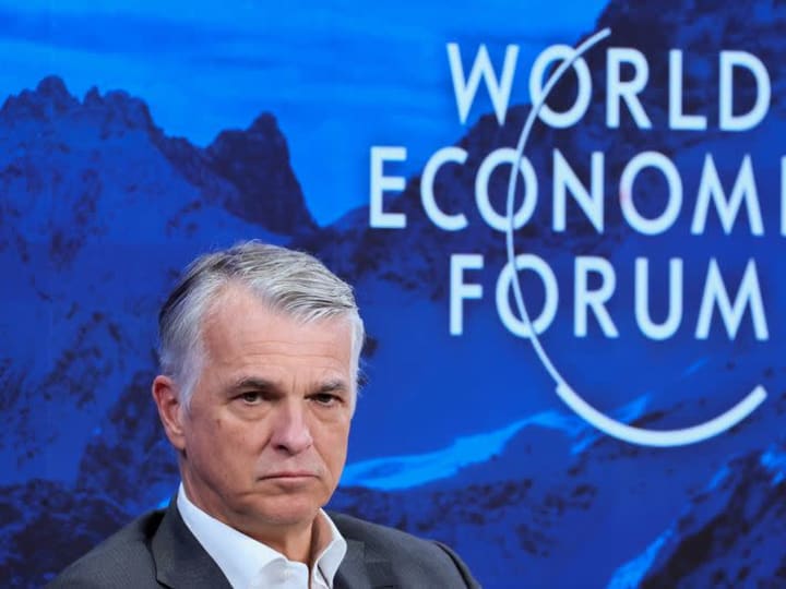 CEO UBS mengatakan bahwa "terlalu dini" untuk mempertimbangkan akuisisi.