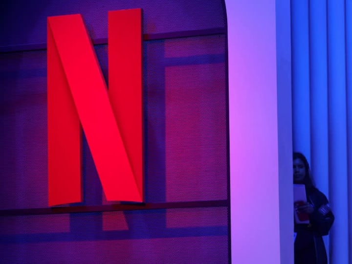Saham Netflix melonjak setelah pencapaian rekor jumlah pelanggan dan rencana kenaikan harga.