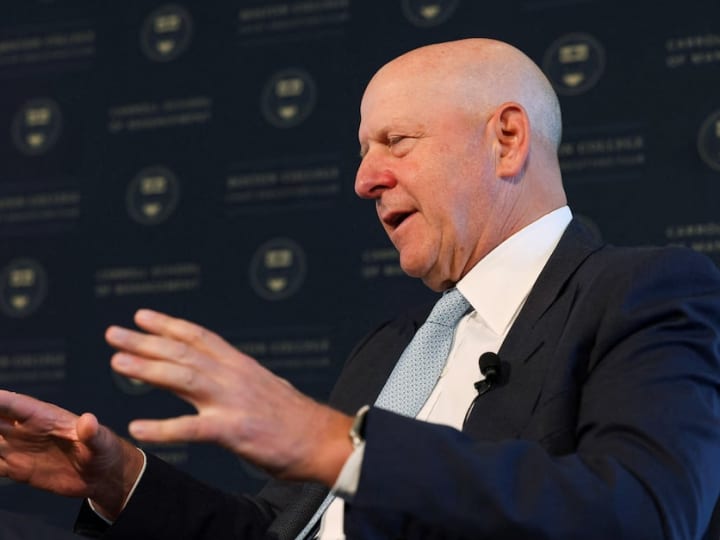 CEO Goldman Sachs dan Morgan Stanley memprediksi lebih banyak transaksi pada tahun 2025.