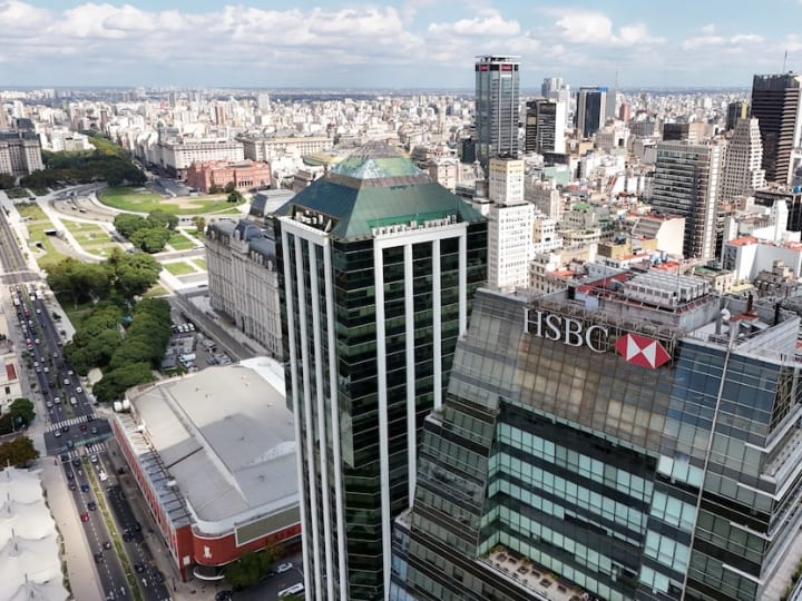 HSBC mengeluarkan kepala keberlanjutan dari komite eksekutif.