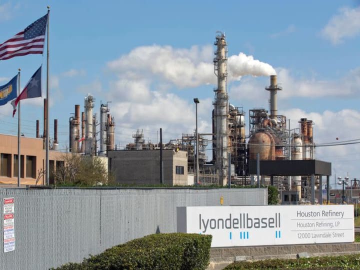 Lyondell akan memulai penutupan kilang Houston akhir pekan ini, kata sumber.