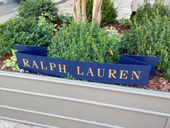 Tarif Trump sebesar 25% pada China akan menjadi 'titik tekanan', peringatkan CEO Ralph Lauren.