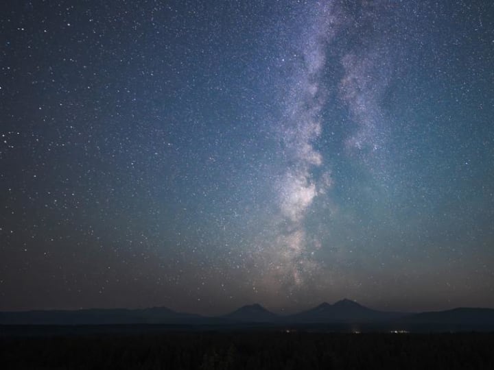 Sisters Bergabung dengan Gerakan Langit Gelap Oregon dengan Sertifikasi Bergengsi