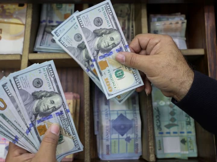 Dolar naik karena kekhawatiran tarif setelah ancaman Trump terhadap Kolombia.