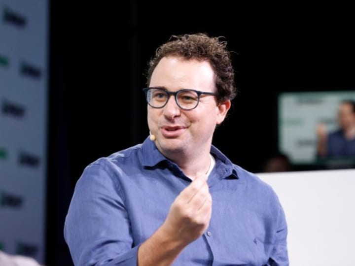 CEO Anthropic Dario Amodei sedang berusaha untuk menghindari deposisi dalam gugatan hak cipta OpenAI.