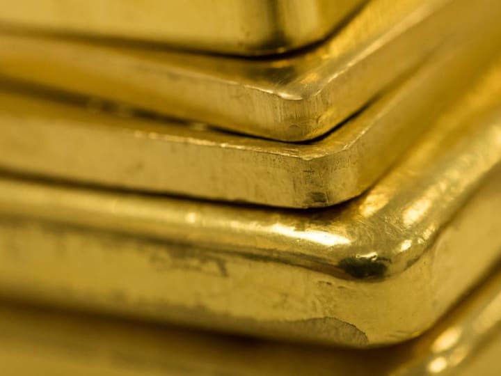 Emas Stabil karena Dolar yang Menguat Mengalahkan Permintaan Tempat Aman