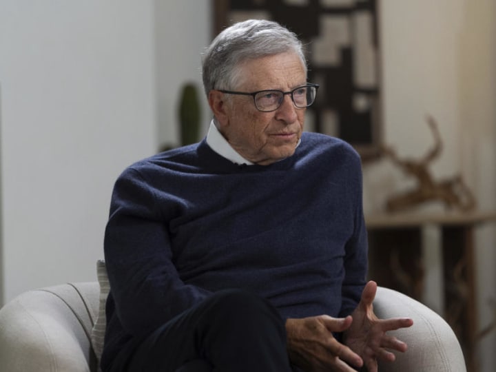 Bill Gates membagikan pemikirannya tentang reaksi negatif terhadap vaksin, masalah yang dihadapi Intel, dan pertempuran antimonopoli Google.