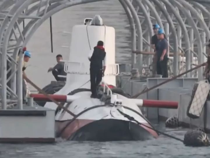 Taiwan meluncurkan kapal induk kapal selam seberat 100 ton untuk mengangkat drone mata-mata dan serangan di laut.