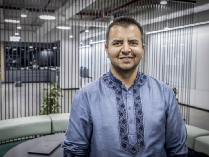 Billionaire yang didukung SoftBank akan menginvestasikan Rp 3.78 triliun ($230 juta)  di startup AI India, Krutrim.