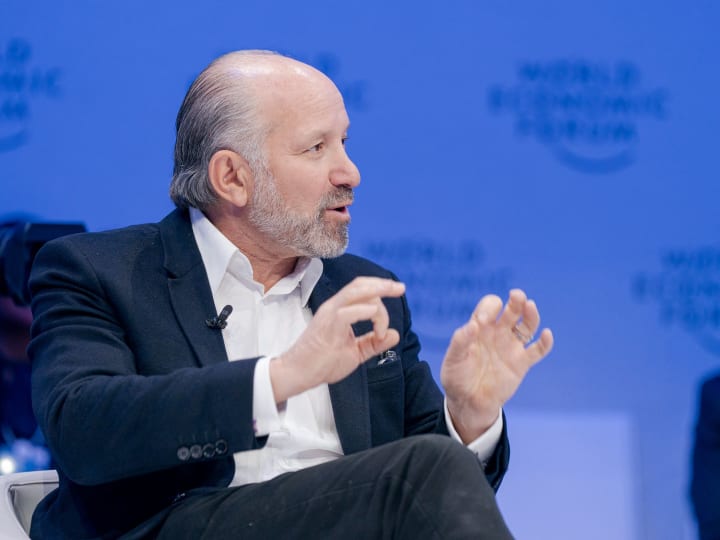 Howard Lutnick Melunakkan Sikapnya Terhadap Stabilitas Tether dan Hubungan Investasi