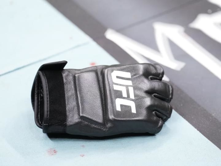 Mantan Juara UFC Pensiun Setelah 'Memohon' Untuk Satu Pertarungan Terakhir