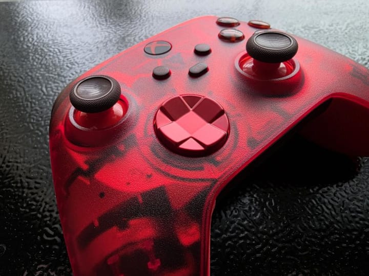 Saya sekarang memiliki pengontrol Xbox yang paling keren, tetapi rasanya sudah tua.