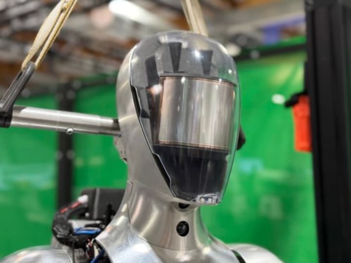Figur menjatuhkan OpenAI demi model internal.