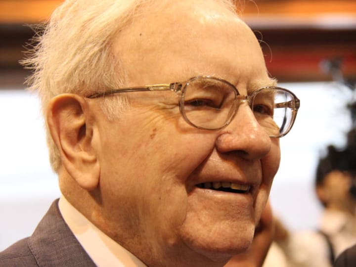 Apakah Warren Buffett Akan Membeli Bitcoin Sekarang dan Menyimpannya Selamanya?