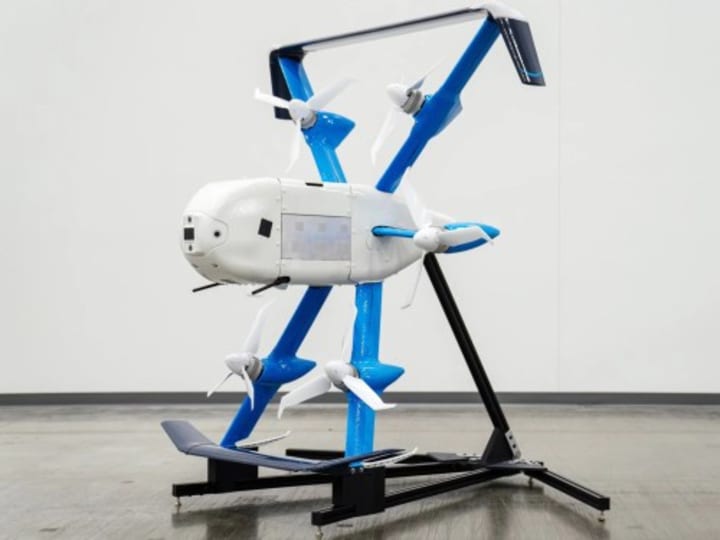 Amazon mulai mengirimkan produk tertentu menggunakan drone di Phoenix.