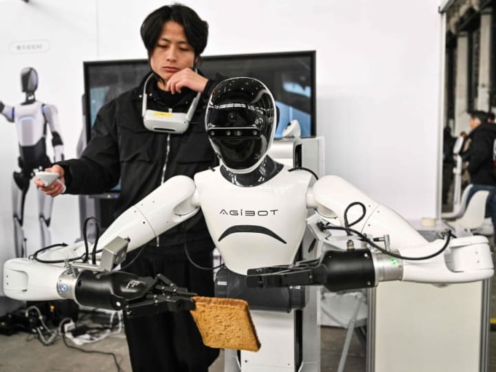Agibot meluncurkan model AI yang memungkinkan robot humanoid untuk melakukan tugas-tugas dunia nyata.