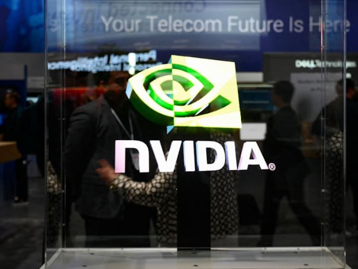 Saham Nvidia dan Tesla merosot saat nama-nama 'Magnificent 7' memimpin pasar turun.
