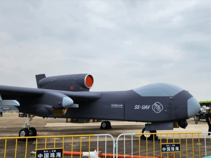 Drone induk monster seberat 10 ton milik China dapat melepaskan kawanan di udara.