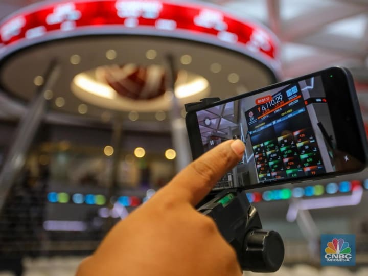 IHSG Ngebut Pagi Ini Dibuka Melesat 1,04%, Efek Danantara?