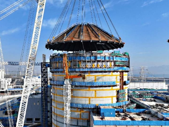 Dome penampung nuklir seberat 1.000 ton dipasang di pembangkit Haiyang yang memiliki kapasitas 40 juta MWh di China.