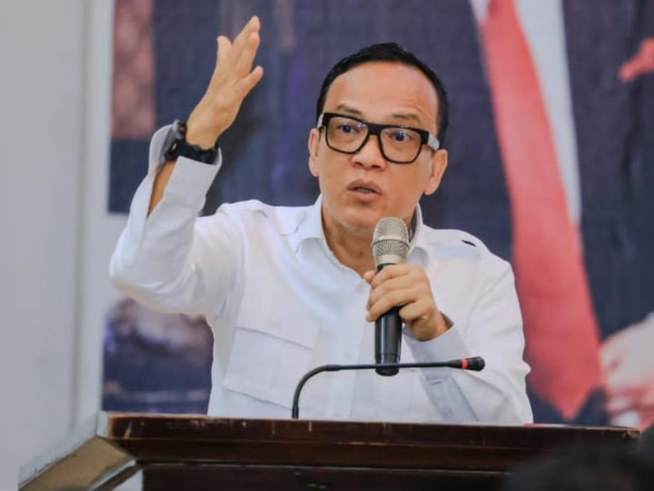 Wamenaker Kibarkan Bendera Perang Berantas Ormas Tukang Palak