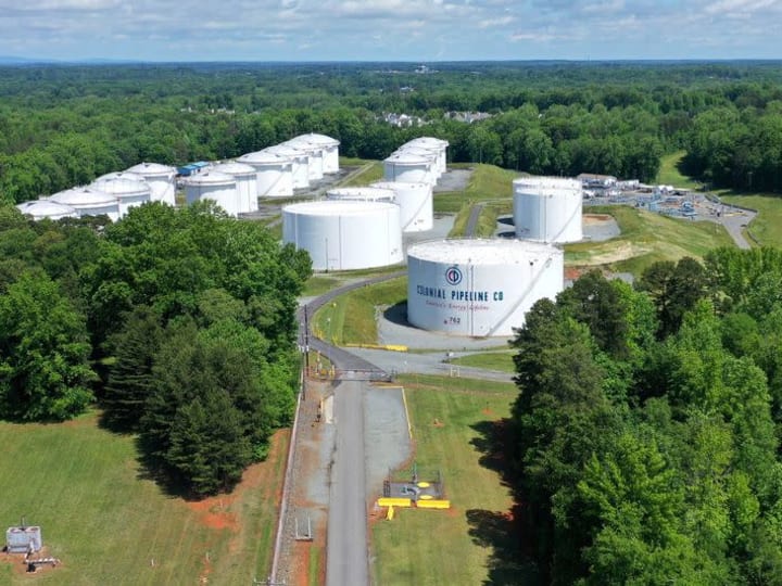 Colonial Pipeline menanggapi protes atas perubahan pengiriman bensin yang diusulkan.