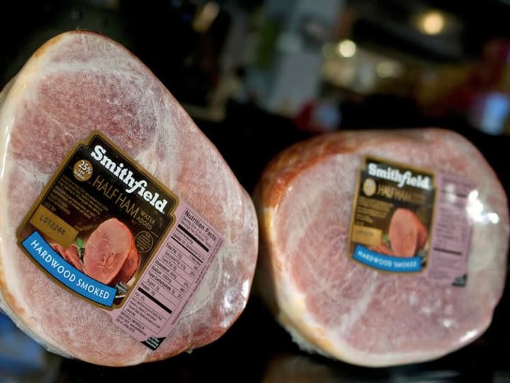 Smithfield Foods mengatakan biaya bahan, tanggal Paskah menekan profit Q1.