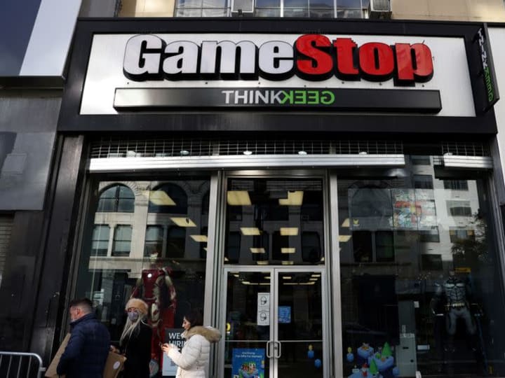 GameStop menggema strategi dengan menggandakan investasi di bitcoin, mengharapkan untuk menutup lebih banyak toko pada tahun 2025.