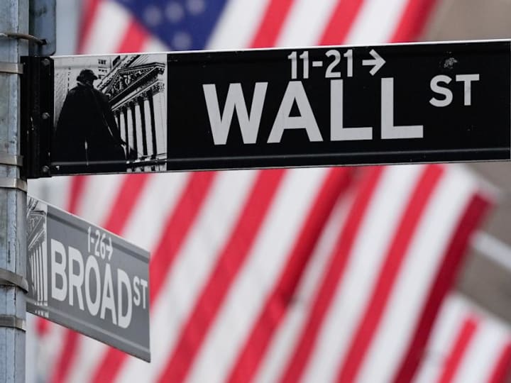 Pasar saham hari ini: Wall Street merosot karena tarif mobil merugikan GM, membantu Tesla dan lainnya.