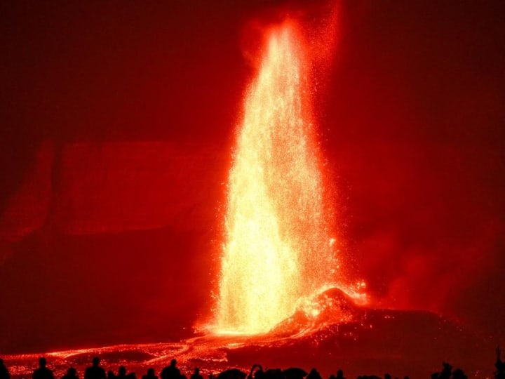 Gunung Kilauea Meletus! Potret Wisatawan Padati Lokasi Saksikan Lava