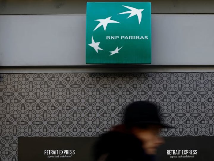 BNP meluncur seiring laporan media Belgia mempertimbangkan untuk menjual saham.