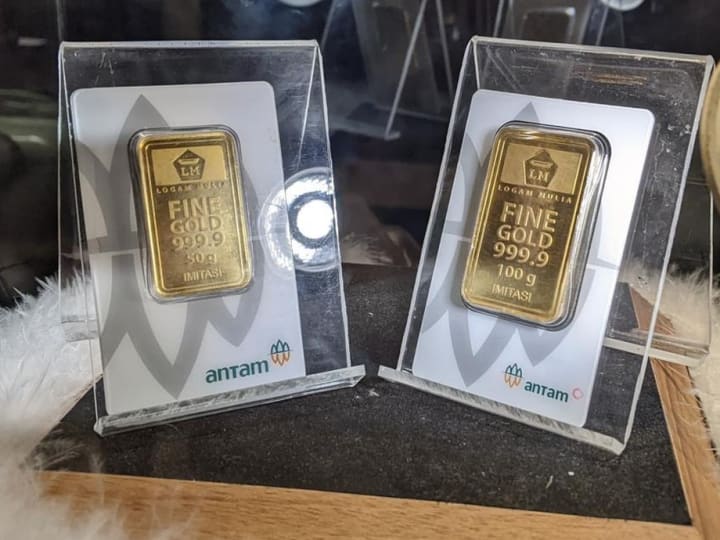 "Antrean Panjang di Gerai Emas Antam: Solusi Beli Emas Tanpa Antre!"