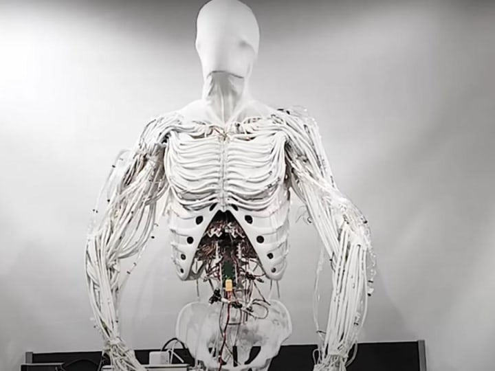 Tonton: Robot humanoid putih menyeramkan dengan otot bertenaga air diperkenalkan
