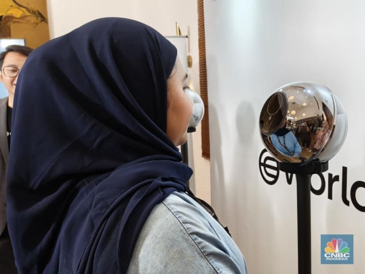 Kominfo Telaah Pengumpulan Data Retina 500.000 oleh Platform World di Indonesia