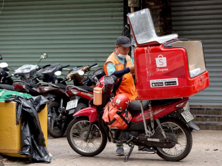 Saham Laut Mencapai Puncak Dua Tahun Setelah Divisi Belanja Menghasilkan Keuntungan