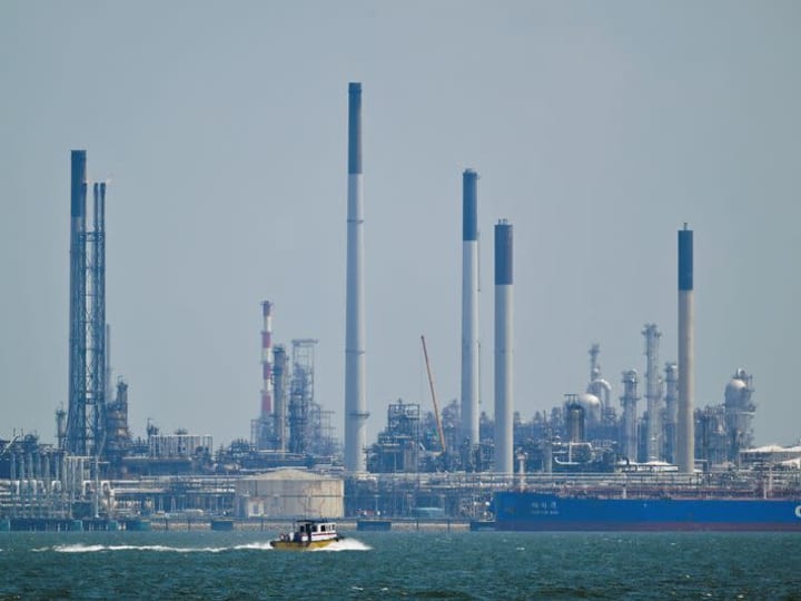 Eksklusif - Kilang Glencore-Chandra di Singapura akan mengalokasikan 20% dari produksinya untuk Shell, kata sumber.